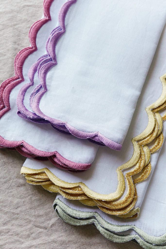 pastel cloth napkins • scallop linen dinner napkins