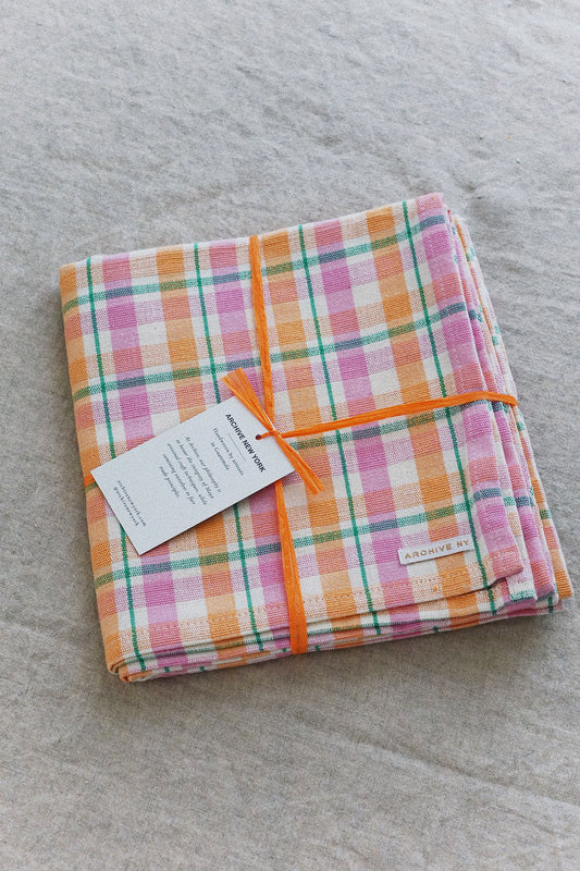 archive new york marguerite table runner ✿ shop artisan home on wallflower