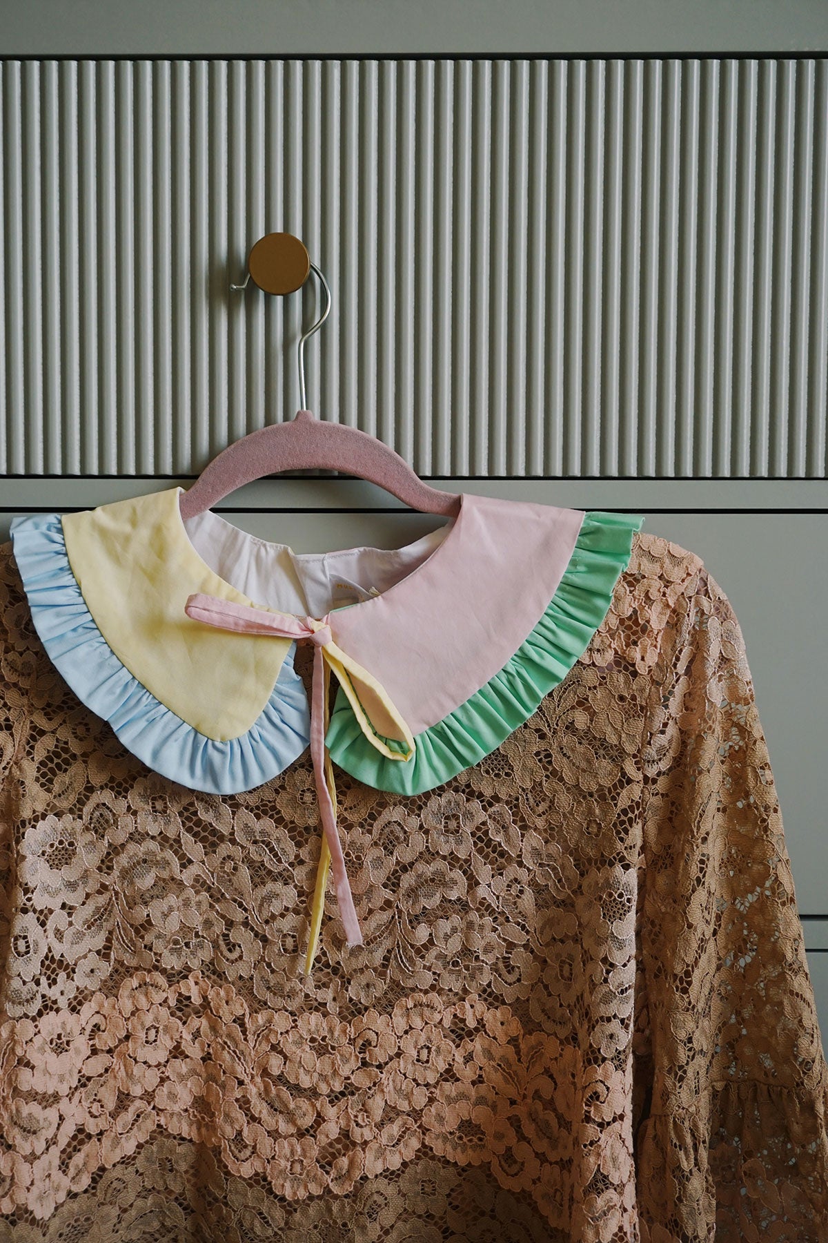 pastel colorblock detachable collar